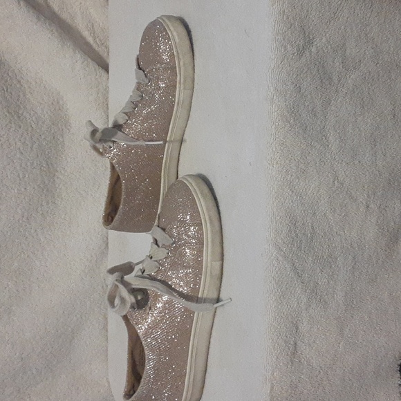 Shoes - Picture 2 of 5